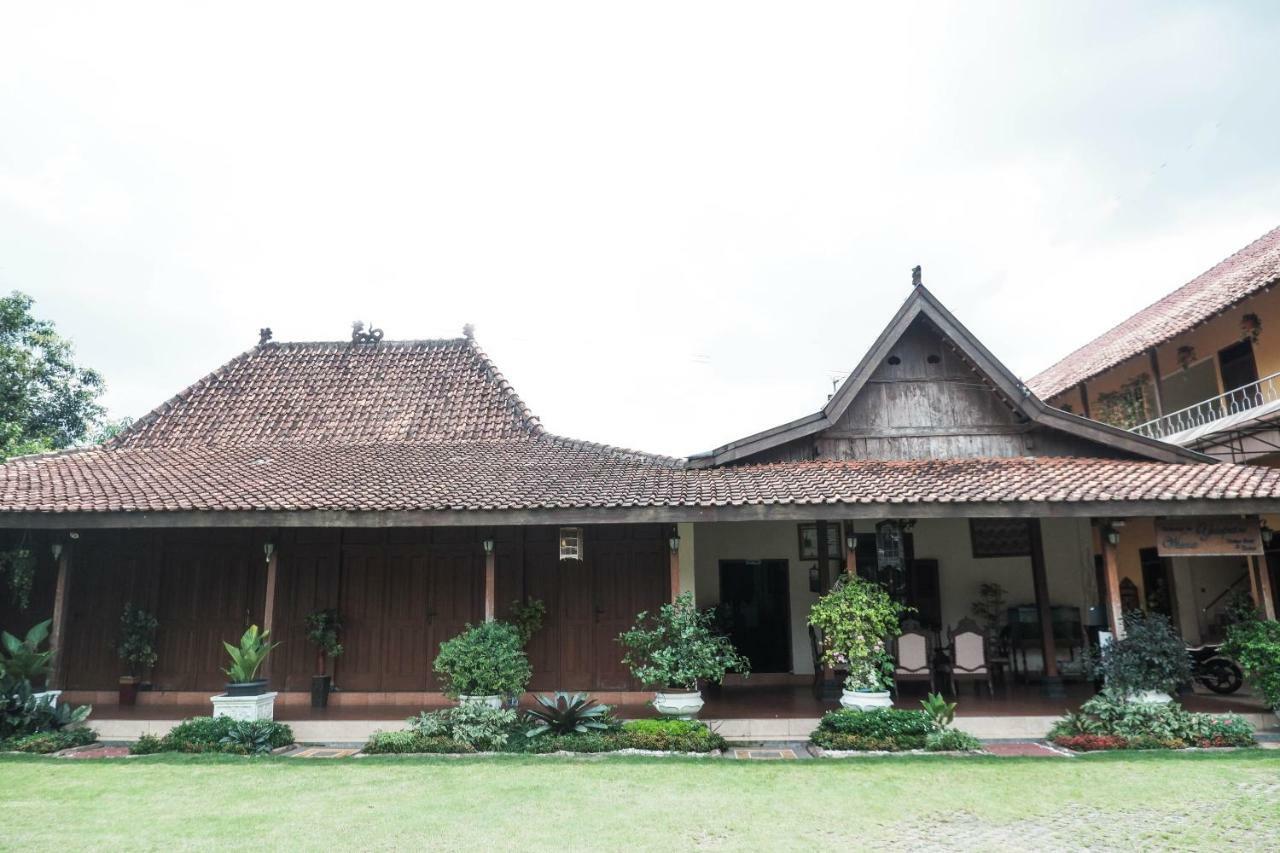 Oyo 405 Wisma Yosoputro Tanjungtirto Luaran gambar