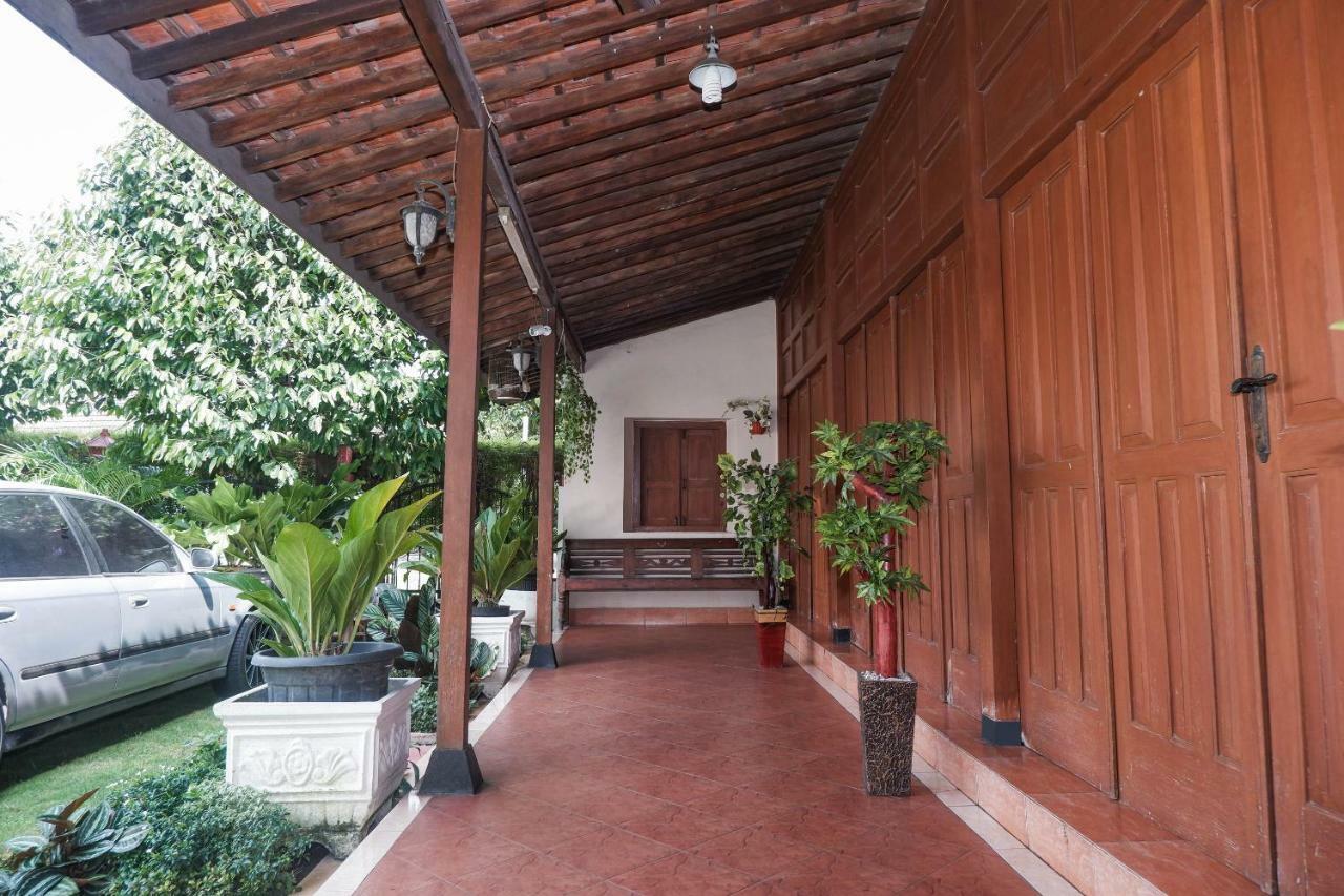 Oyo 405 Wisma Yosoputro Tanjungtirto Luaran gambar