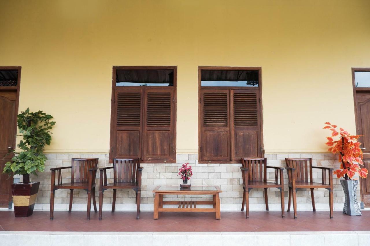 Oyo 405 Wisma Yosoputro Tanjungtirto Luaran gambar