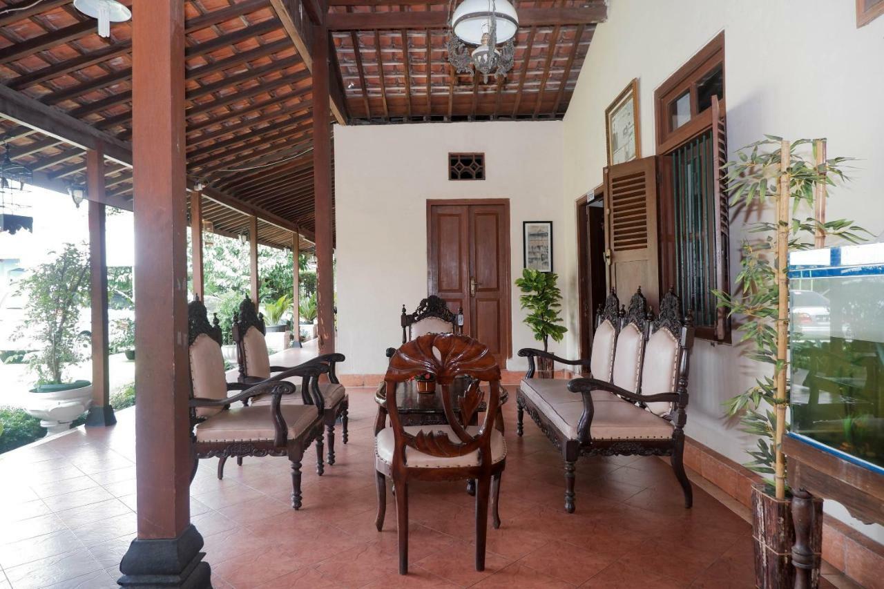 Oyo 405 Wisma Yosoputro Tanjungtirto Luaran gambar