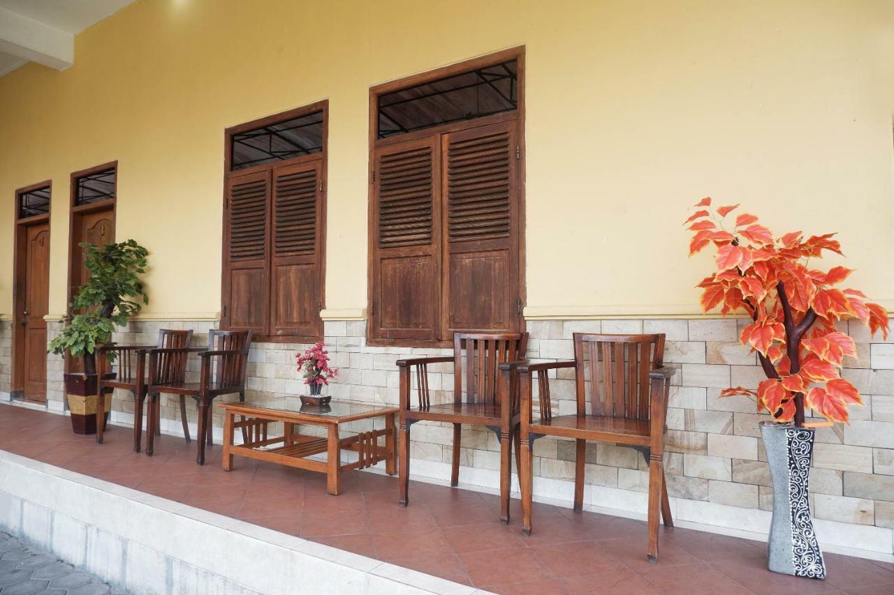 Oyo 405 Wisma Yosoputro Tanjungtirto Luaran gambar