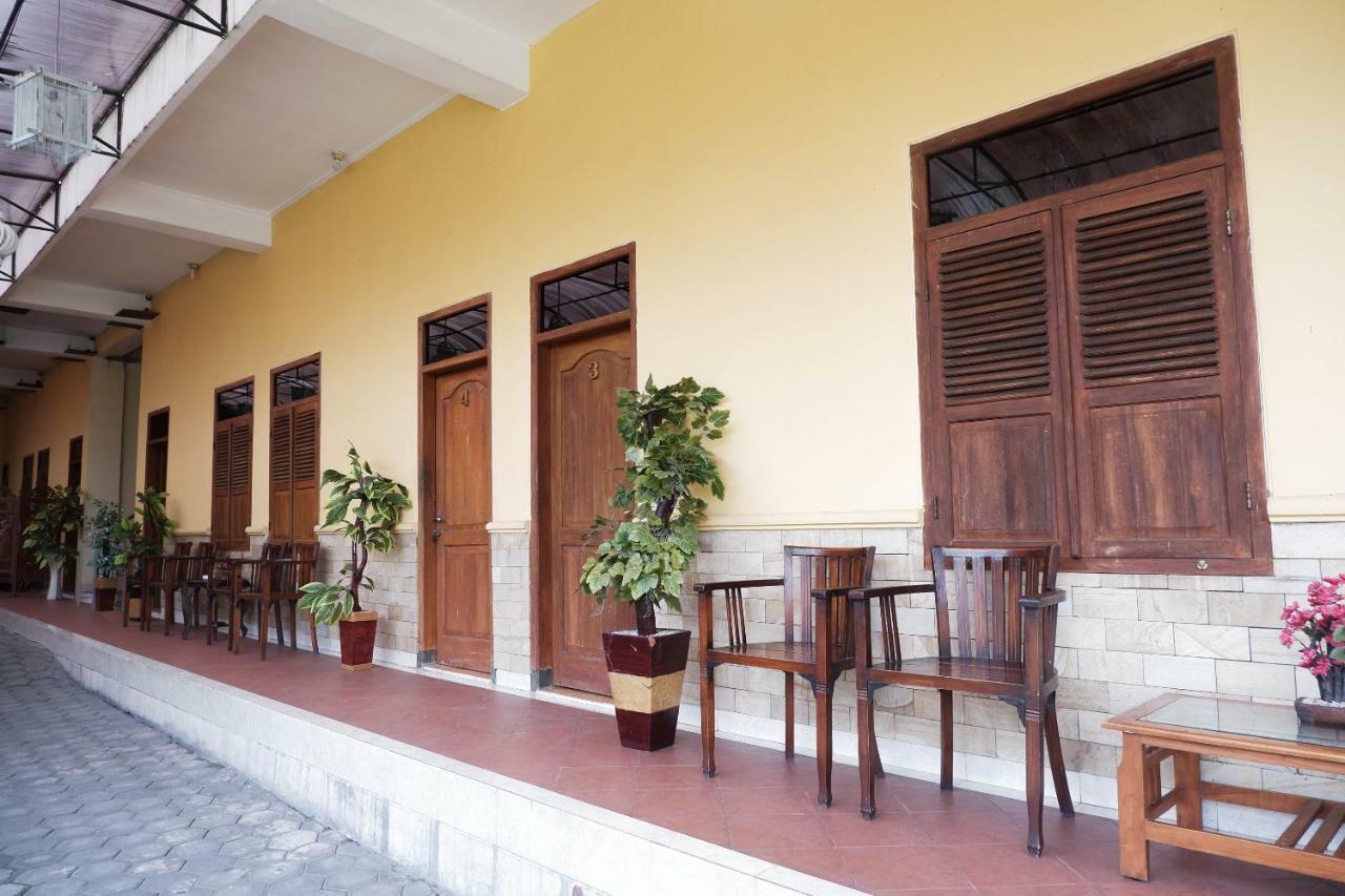 Oyo 405 Wisma Yosoputro Tanjungtirto Luaran gambar